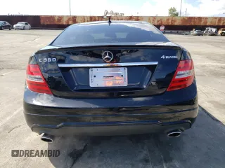 2015 Mercedes-Benz C 350 z VIN WDDGJ8JB9FG384277, wystawiony jako Copart lot #50709404 z przebiegiem 54 349 mil mil oraz . Historia ofert i sprzedaży dostępna na DreamBid. Obrazek 6.