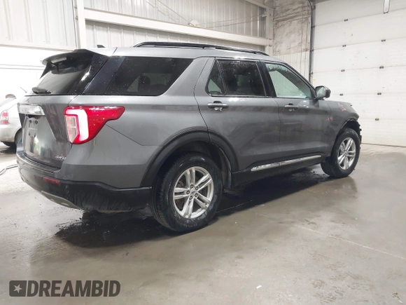 2023 Ford Explorer XLT with VIN 1FMSK8DH6PGB44473, listed as a IAAI auction lot 42217758 with 31,978 mi miles and . Bid and sale history available at carsss.com. Image 4.