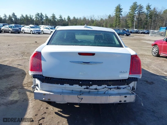 2015 Chrysler 300 Limited with VIN 2C3CCAAG3FH872168, listed as a IAAI auction lot 41967236 with 173,620 mi miles. Bid and sale history available at carsss.com. Image 17.