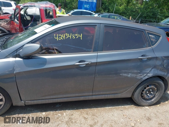 2012 Hyundai Accent GS z VIN KMHCT5AE7CU020928, wystawiony jako IAAI lot #42434854 z przebiegiem 184 491 mil mil oraz . Historia ofert i sprzedaży dostępna na DreamBid. Obrazek 15.