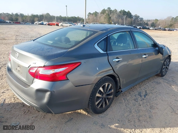 2017 Nissan Altima 2.5 SR with VIN 1N4AL3AP6HC280239, listed as a IAAI auction lot 41797573 with 183,638 mi miles. Bid and sale history available at carsss.com. Image 4.