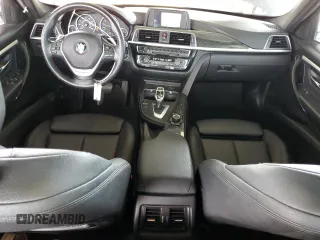 2018 BMW 3 Series 330i with VIN WBA8B9C52JEE83407, listed as a Copart auction lot 60325895 with 68,118 mi miles and Salvage title. Bid and sale history available at DreamBid. Image 8.