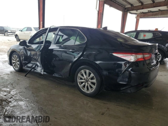 2020 Toyota Camry LE with VIN 4T1C11AK0LU937052, listed as a Copart auction lot 88958725 with 85,727 mi miles and Non Repairable. Bid and sale history available at carsss.com. Image 2.