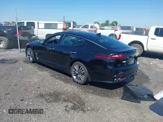 2018 Kia Stinger Premium z VIN KNAE25LA7J6012188, wystawiony jako IAAI lot #41984591 z przebiegiem 106 165 mil mil oraz . Historia ofert i sprzedaży dostępna na DreamBid. Obrazek 3.