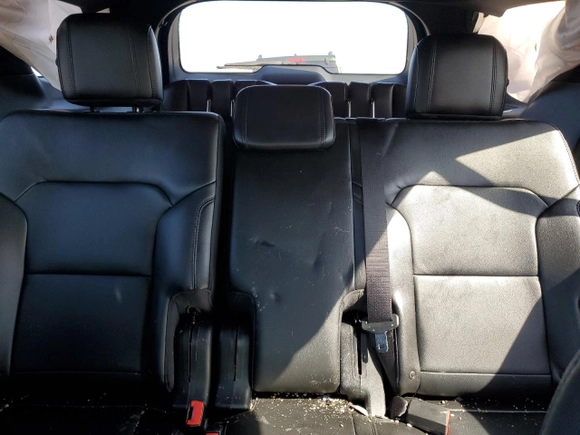 2018 Ford Explorer XLT with VIN 1FM5K8D89JGC38609, listed as a Copart auction lot 50925055 with 56,794 mi miles and Salvage Title. Bid and sale history available at DreamBid. Image 10.