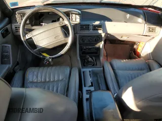 1993 Ford Mustang z VIN 1FACP42D5PF176622, wystawiony jako Copart lot #88132295 z przebiegiem Nie podano mil oraz Szkoda całkowita • Salvage title. Historia ofert i sprzedaży dostępna na DreamBid. Obrazek 8.
