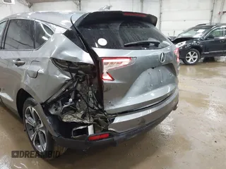 2024 Acura RDX Advance with VIN 5J8TC2H70RL032588, listed as a IAAI auction lot 42517589 with 9,517 mi miles and . Bid and sale history available at DreamBid. Image 6.
