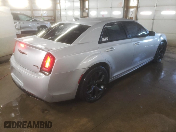 2020 Chrysler 300 S z VIN 2C3CCABT4LH187457, wystawiony jako Copart lot #83415084 z przebiegiem 59 900 mil mil oraz Szkody całkowita. Historia ofert i sprzedaży dostępna na DreamBid. Obrazek 3.