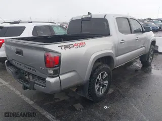 2017 Toyota Tacoma SR5 with VIN 5TFCZ5AN3HX106309, listed as a IAAI auction lot 41745495 with 108,109 mi miles. Bid and sale history available at carsss.com. Image 4.