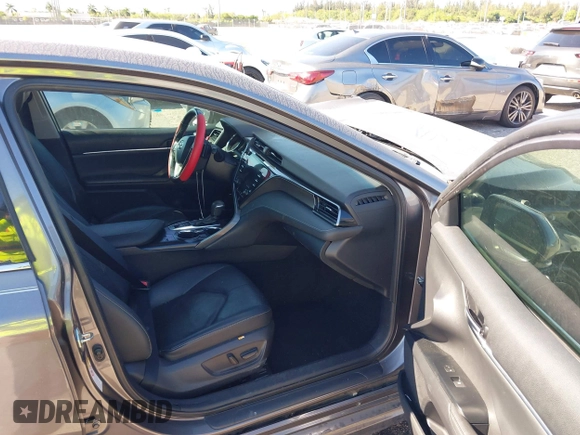 2019 Toyota Camry XSE with VIN 4T1B61HK3KU770042, listed as a IAAI auction lot 41840898 with 101,957 mi miles. Bid and sale history available at carsss.com. Image 5.