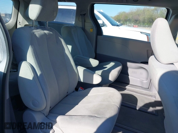 2012 Toyota Sienna с VIN 5TDZK3DC7CS228568, выставлен на аукционе IAAI как лот 42027249 с пробегом 99 464 миль миль и . История ставок и продаж доступна на DreamBid. Изображение 8.