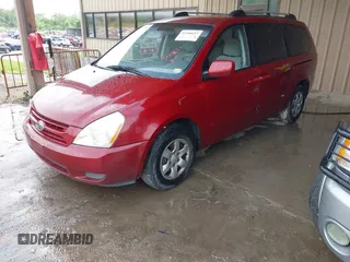 2009 Kia Sedona LX with VIN KNDMB233X96277536, listed as a IAAI auction lot 42108653 with 260,258 mi miles and . Bid and sale history available at carsss.com. Image 2.