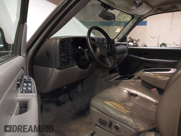 2004 GMC Yukon SLT with VIN 1GKEK13TX4J155865, listed as a IAAI auction lot 41758663 with 281,531 mi miles. Bid and sale history available at carsss.com. Image 5.