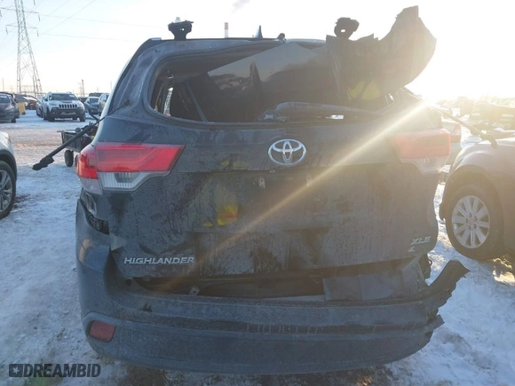 2019 Toyota Highlander SE with VIN 5TDKZRFH2KS556519, listed as a IAAI auction lot 41292911 with NaN miles. Bid and sale history available at carsss.com. Image 16.