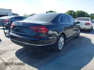 2018 Volkswagen Passat SE z VIN 1VWBA7A38JC013471, wystawiony jako IAAI lot #41997868 z przebiegiem 104 060 mil mil oraz . Historia ofert i sprzedaży dostępna na DreamBid. Obrazek 4.