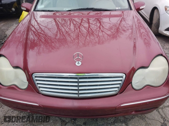 2002 Mercedes-Benz C 230/260/280/320 z VIN WDBRF61J52F189775, wystawiony jako IAAI lot #41633570 z przebiegiem 301 455 mil mil oraz . Historia ofert i sprzedaży dostępna na DreamBid. Obrazek 6.