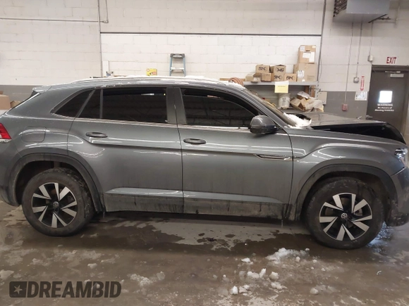 2022 Volkswagen Atlas SE with VIN 1V2LC2CA6NC202401, listed as a IAAI auction lot 41485676 with 31,101 mi miles and . Bid and sale history available at DreamBid. Image 14.