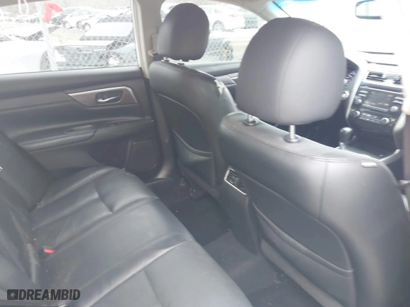 2013 Nissan Altima 3.5 SL with VIN 1N4BL3AP1DC173971, listed as a IAAI auction lot 41330016 with 185,945 mi miles. Bid and sale history available at carsss.com. Image 8.