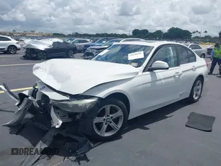 2013 BMW 3 Series 328i xDrive с VIN WBA3B5C54DF597262, выставлен на аукционе IAAI как лот 42640101 с пробегом 109 136 миль миль и . История ставок и продаж доступна на DreamBid. Изображение 2.