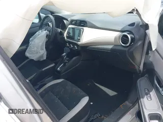 2021 Nissan Versa SV z VIN 3N1CN8EV4ML815301, wystawiony jako IAAI lot #42256265 z przebiegiem 83 632 mil mil oraz . Historia ofert i sprzedaży dostępna na DreamBid. Obrazek 5.