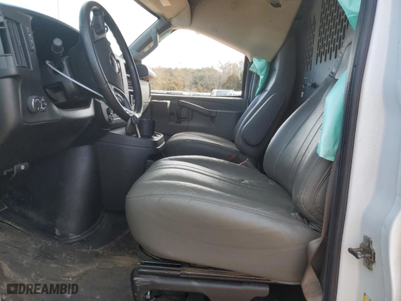 2023 GMC Savana Cargo Van with VIN 1GTW7AFP1P1101326, listed as a Copart auction lot 43208195 with 39,261 mi miles and Salvage Title. Bid and sale history available at carsss.com. Image 7.