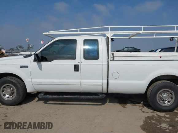 2003 Ford F-250 XL z VIN 3FTNX20LX3MB20798, wystawiony jako IAAI lot #42304074 z przebiegiem 274 238 mil mil oraz . Historia ofert i sprzedaży dostępna na DreamBid. Obrazek 14.