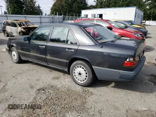 1989 Mercedes-Benz 300 E with VIN WDBEA30D8KB012989, listed as a Copart auction lot 72100114 with 137,798 mi miles and Clean Title. Bid and sale history available at carsss.com. Image 2.