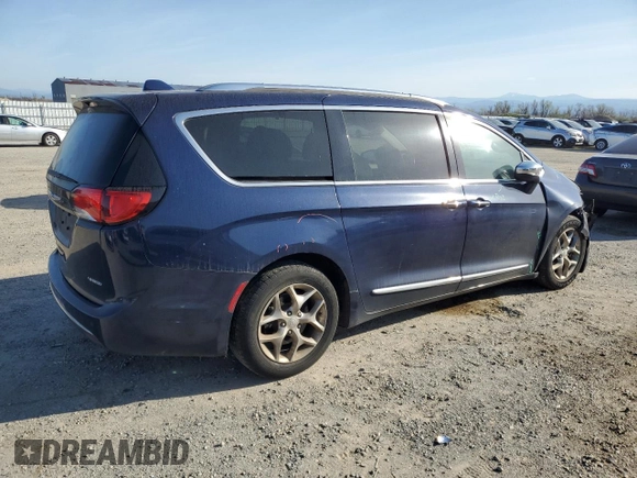 2018 Chrysler Pacifica Limited z VIN 2C4RC1GG7JR185310, wystawiony jako Copart lot #48352145 z przebiegiem 92 668 mil mil oraz Szkody całkowita. Historia ofert i sprzedaży dostępna na DreamBid. Obrazek 3.