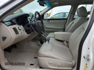 2011 Cadillac DTS Luxury Collection z VIN 1G6KD5E67BU122196, wystawiony jako Copart lot #58716175 z przebiegiem 76 192 mil mil oraz Czysty tytuł • Clean title. Historia ofert i sprzedaży dostępna na DreamBid. Obrazek 7.