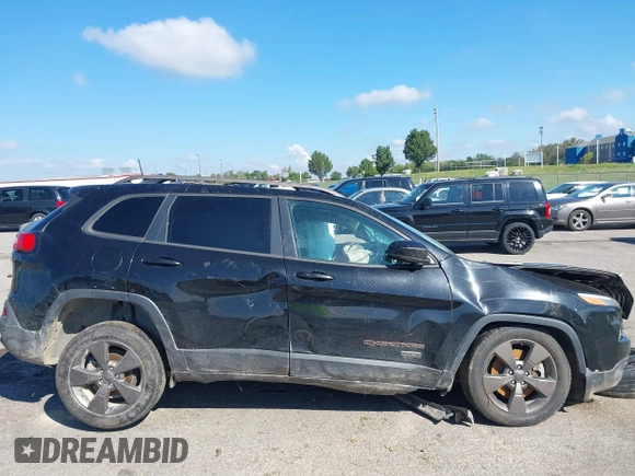 2017 Jeep Cherokee Latitude with VIN 1C4PJLCB1HW549709, listed as a IAAI auction lot 40443533 with Not Provided miles and . Bid and sale history available at DreamBid. Image 13.