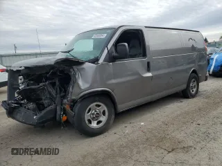 2006 GMC Savana Cargo Van with VIN 1GTEG15X861118619, listed as a Copart auction lot 82440064 with 0 mi miles and Salvage Title. Bid and sale history available at carsss.com. Image 1.