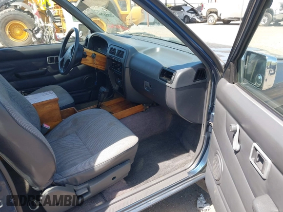 1994 Nissan Frontier XE z VIN 1N6SD16S8RC323555, wystawiony jako IAAI lot #41856742 z przebiegiem 62 619 mil mil oraz . Historia ofert i sprzedaży dostępna na DreamBid. Obrazek 5.