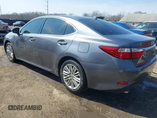 2013 Lexus ES 4dr Sdn with VIN JTHBK1GG9D2062663, listed as a IAAI auction lot 41662530 with 190,841 mi miles. Bid and sale history available at carsss.com. Image 3.