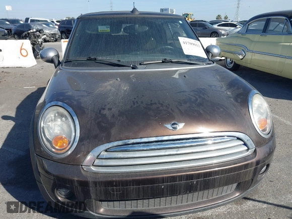 2010 MINI Convertible with VIN WMWMR3C50ATU97550, listed as a IAAI auction lot 41709012 with 86,499 mi miles and . Bid and sale history available at DreamBid. Image 6.