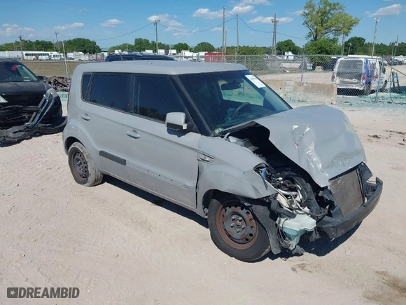 2013 Kia Soul with VIN KNDJT2A52D7494263, listed as a IAAI auction lot 41879153 with 196,010 mi miles. Bid and sale history available at carsss.com. Image 1.