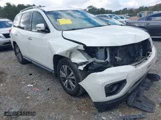 2017 Nissan Pathfinder SV with VIN 5N1DR2MN9HC656258, listed as a IAAI auction lot 41010118 with 154,944 mi miles. Bid and sale history available at carsss.com. Image 1.