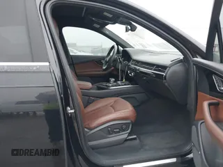 2019 Audi Q7 Prestige z VIN WA1VAAF77KD024993, wystawiony jako IAAI lot #41517140 z przebiegiem 91 074 mil mil oraz . Historia ofert i sprzedaży dostępna na DreamBid. Obrazek 5.