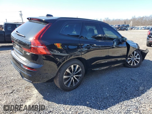 2025 Volvo XC60 Core z VIN YV4M12RJ2S1108717, wystawiony jako Copart lot #49829915 z przebiegiem 1 756 mil mil oraz Szkoda całkowita • Salvage title. Historia ofert i sprzedaży dostępna na DreamBid. Obrazek 3.