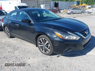 2016 Nissan Altima SL with VIN 1N4AL3AP5GC227580, listed as a IAAI auction lot 42187177 with 136,902 mi miles and . Bid and sale history available at carsss.com. Image 1.
