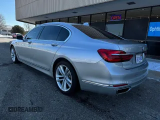 2017 BMW 7 Series 750i с VIN WBA7F0C31HGM21647, выставлен на аукционе Copart как лот 48763345 с пробегом 27 590 миль миль и Чистый • Clean title. История ставок и продаж доступна на DreamBid. Изображение 3.