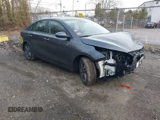 2022 Kia Forte LXS z VIN 3KPF24AD2NE501838, wystawiony jako IAAI lot #41022349 z przebiegiem 37 375 mil mil oraz . Historia ofert i sprzedaży dostępna na DreamBid. Obrazek 1.