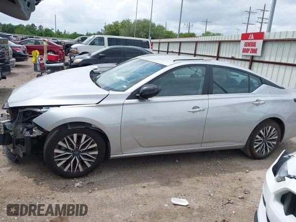 2024 Nissan Altima SV with VIN 1N4BL4DV1RN391436, listed as a IAAI auction lot 42135801 with 29,313 mi miles and . Bid and sale history available at carsss.com. Image 15.