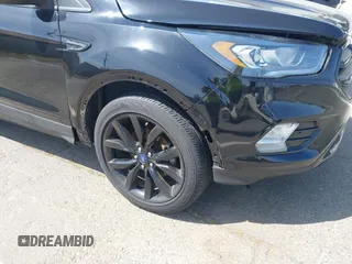 2019 Ford Escape SE with VIN 1FMCU0GD4KUB29621, listed as a IAAI auction lot 42062095 with 137,807 mi miles. Bid and sale history available at carsss.com. Image 6.