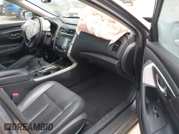 2014 Nissan Altima 2.5 with VIN 1N4AL3AP7EC127025, listed as a IAAI auction lot 41993195 with 110,290 mi miles. Bid and sale history available at carsss.com. Image 5.