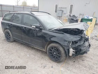2008 Volvo V50 2.4L with VIN YV1MW382282379746, listed as a IAAI auction lot 42023404 with 182,247 mi miles. Bid and sale history available at carsss.com. Image 1.