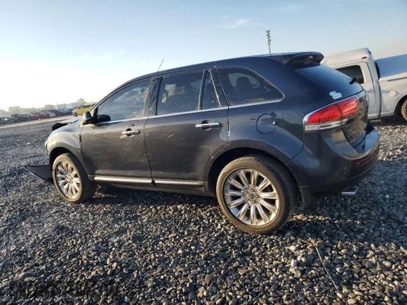 2013 Lincoln MKX z VIN 2LMDJ6JK7DBL43751, wystawiony jako Copart lot #50686865 z przebiegiem 98 978 mil mil oraz Szkoda całkowita • Salvage title. Historia ofert i sprzedaży dostępna na DreamBid. Obrazek 2.