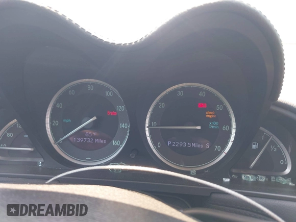 2008 Mercedes-Benz SL 550 with VIN WDBSK71F08F139065, listed as a IAAI auction lot 42756170 with 139,732 mi miles and . Bid and sale history available at DreamBid. Image 7.