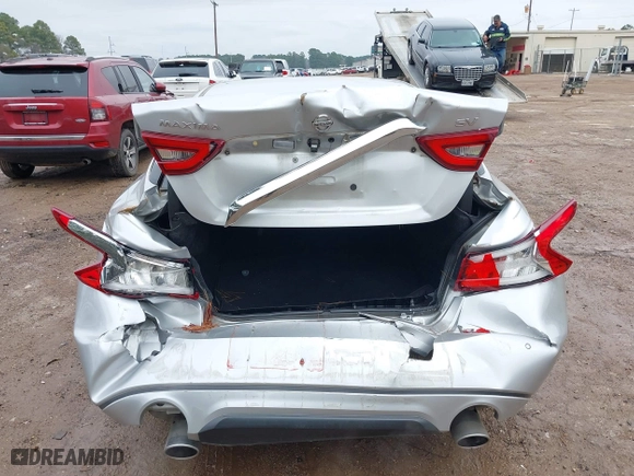 2018 Nissan Maxima SL with VIN 1N4AA6AP7JC390715, listed as a IAAI auction lot 41397498 with 81,483 mi miles. Bid and sale history available at carsss.com. Image 17.