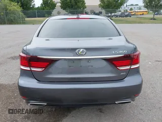 2013 Lexus LS 460 с VIN JTHCL5EF8D5017831, выставлен на аукционе IAAI как лот 42709181 с пробегом 72 271 миль миль и . История ставок и продаж доступна на DreamBid. Изображение 16.