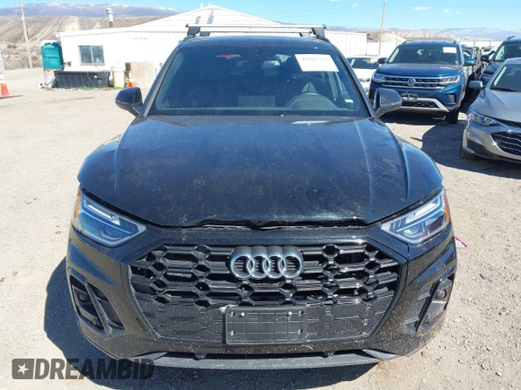 2025 Audi Q5 S line Premium z VIN WA1GAAFY7S2022643, wystawiony jako IAAI lot #41881316 z przebiegiem 8367 mil mil oraz . Historia ofert i sprzedaży dostępna na DreamBid. Obrazek 12.